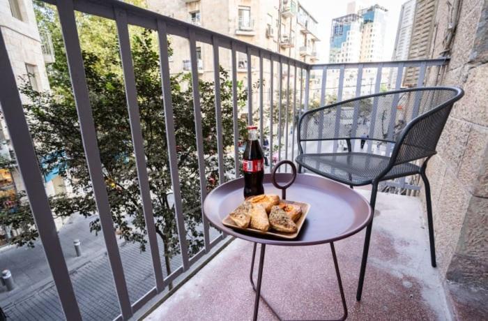 Ben Yehuda, 3 Lovely Flats In The Same Building Jerusalem Exterior photo