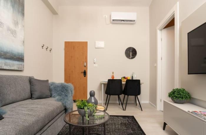 Ben Yehuda, 3 Lovely Flats In The Same Building Jerusalem Exterior photo